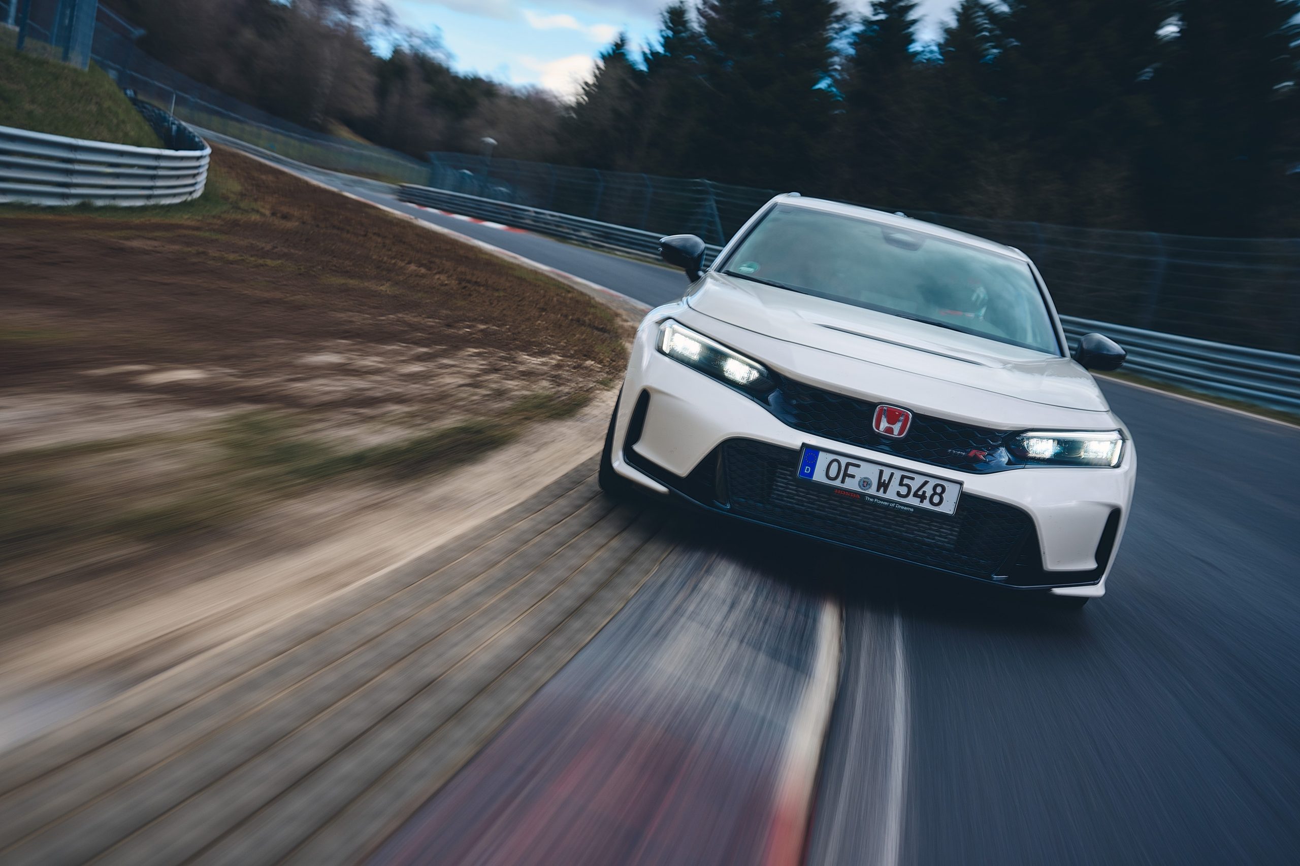 Type R&b Honda Civic Type R отново рекордьор на Нюрбургринг - Motosport.bg
